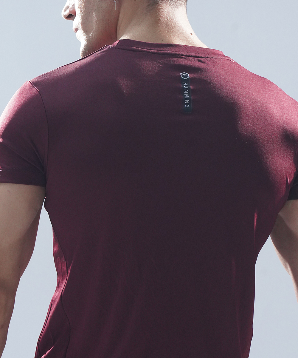 MAROON PERFORMANCE RUNNING TEE